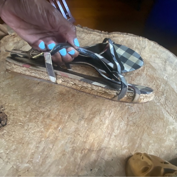 Burberry strapped espadrilles sandals - Picture 5 of 10